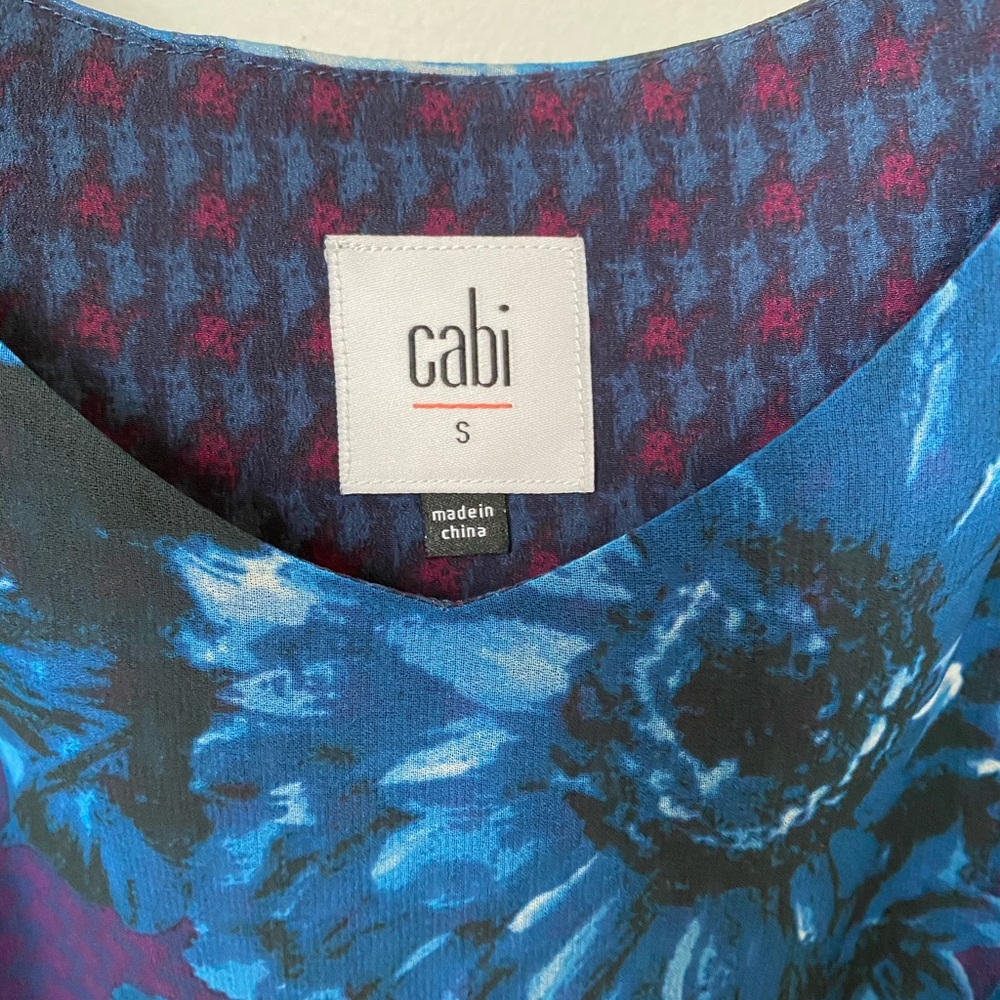 Cabi blue floral tank top - Picture 3 of 5